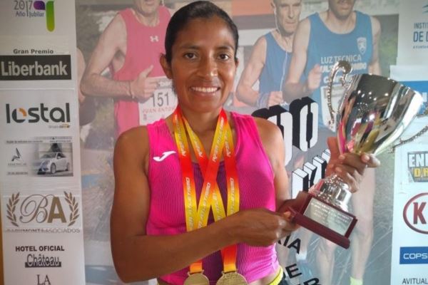 MERCEDES PILA CAMPEONA DE ESPAÑA DE 50K